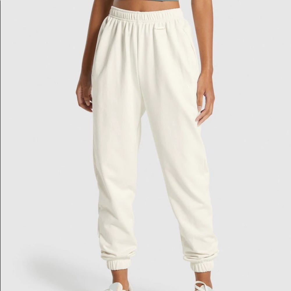 Gym Shark Whitney Simmons loose joggers